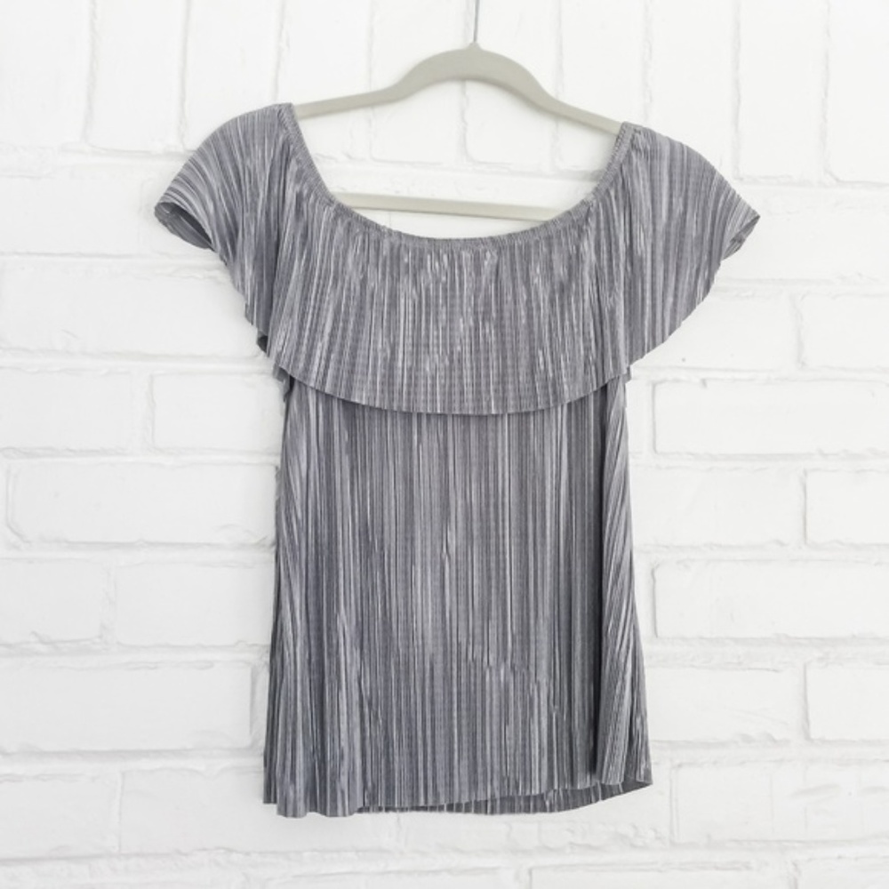 Forever 21 Silver Ruffle Blouse Size M
